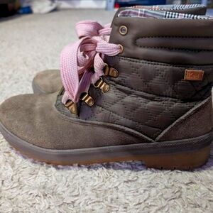 Keds womens quilted short lace up boots size 9.5 brown with pink laces